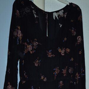 MUDD 1 Piece Shorts Romper Black w/Floral Print Long Sleeves Juniors Size XS NWT
